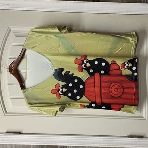 Hippy sun very limited edition roosters on a fire hydrant farm life tee v neck